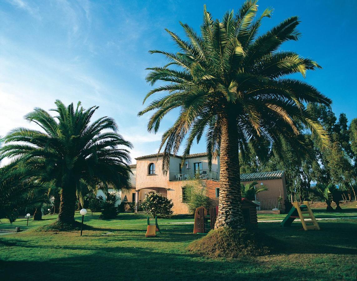Baia Delle Palme Beach Santa Margherita di Pula Bagian luar foto