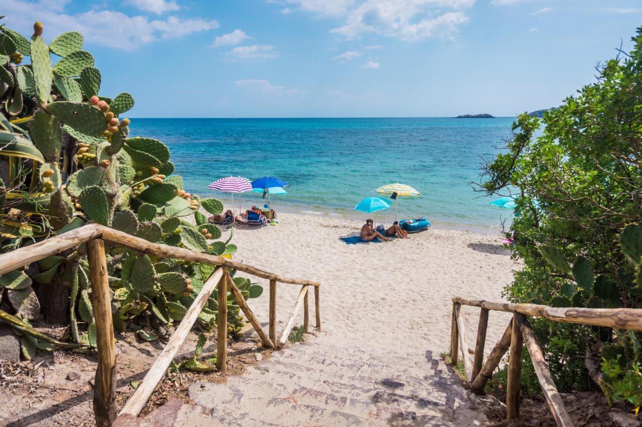 Baia Delle Palme Beach Santa Margherita di Pula Bagian luar foto