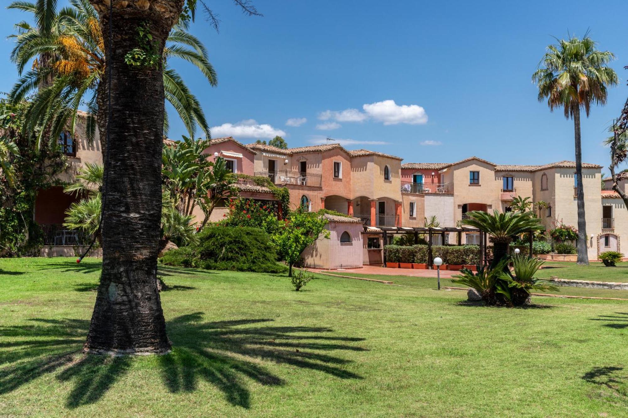 Baia Delle Palme Beach Santa Margherita di Pula Bagian luar foto